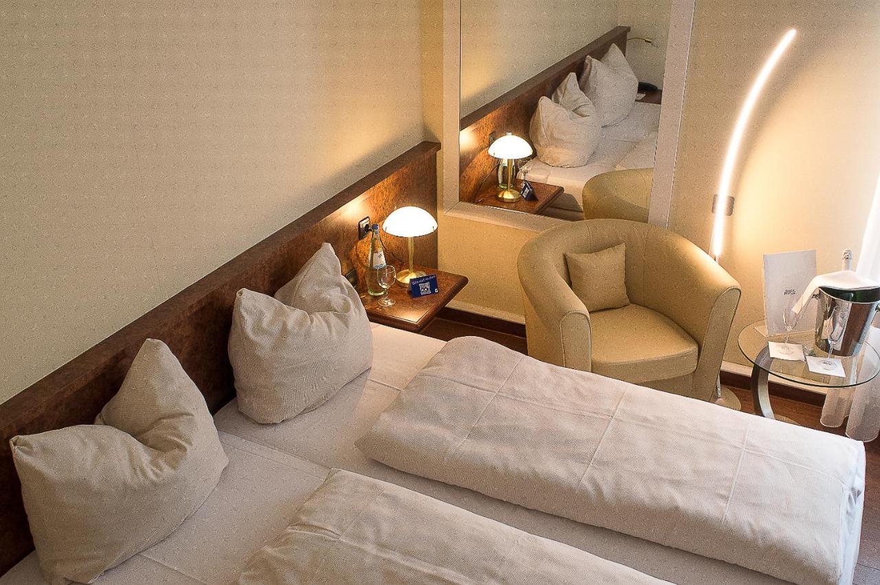 Hotel Primula Тройсдорф Экстерьер фото